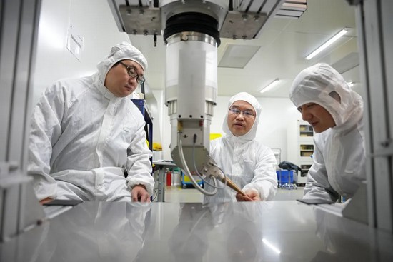 【世界光谷·追光者】華工科技研發(fā)團(tuán)隊(duì)：連坐6年冷板凳造出“激光微雕師”，可幫助C919飛機(jī)發(fā)動機(jī)降溫